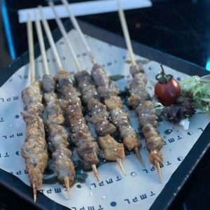 杭州豪华的夜场招聘点歌公主,过年放假吗？