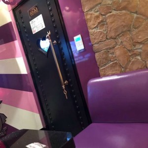 杭州富阳区新登镇附近酒吧招聘女服务员,(不需要工作服)