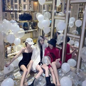 杭州给小费多的酒吧ktv招聘包厢气氛组,夜场KTV小费一般是给多少